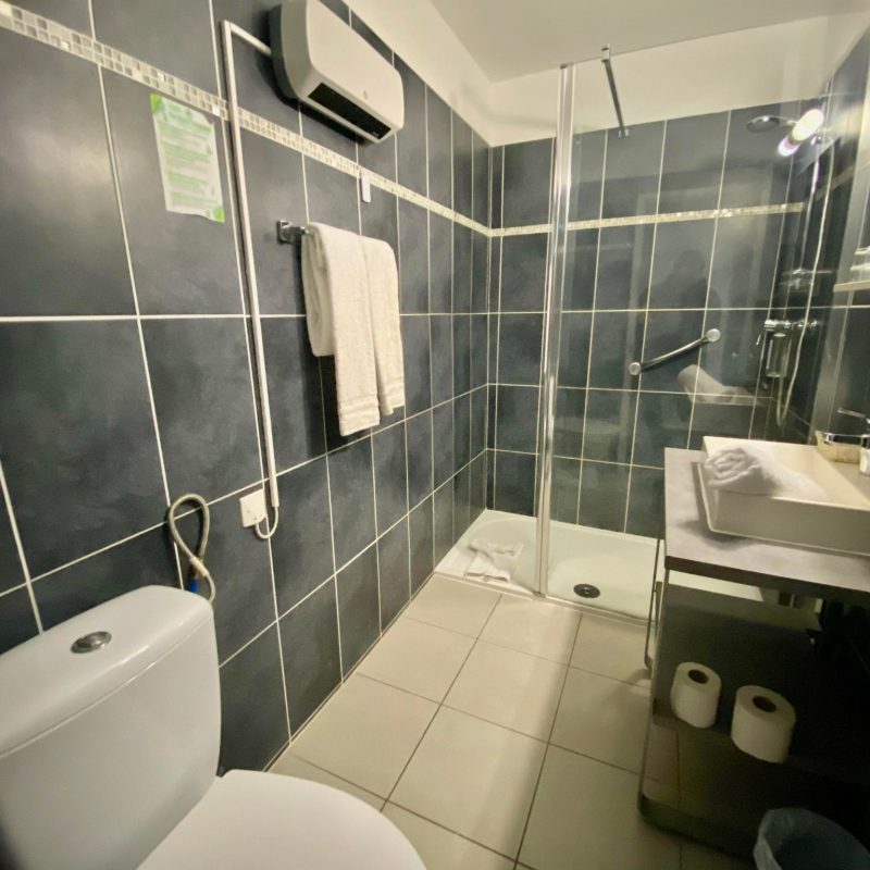 6. SDB CHAMBRE QUADRUPLE